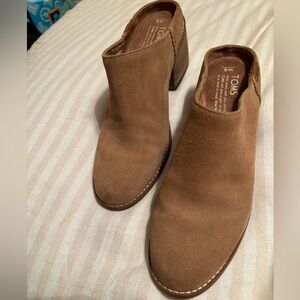 TOMS suede Evelyn mule- gently used size 8W